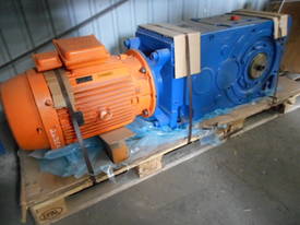 ELECTRIC MOTOR & REDUCTION DRIVE RA - picture0' - Click to enlarge