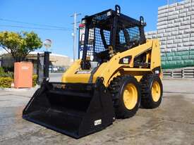 216.B3 CAT 216B.3 Skid Steer Loader 4 in 1 bucket - picture1' - Click to enlarge