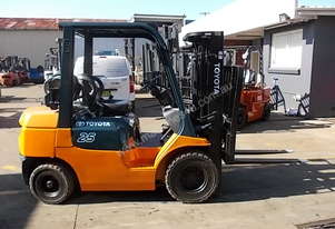 ACTIVE FORKLIFTS - TOYOTA Forklift Hire From $125/w Ready For Work