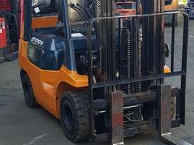 Toyota Forklift 2.5T 4300mm Container Mast Low Hrs - picture0' - Click to enlarge