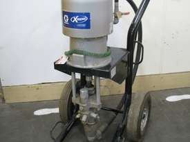 56:1 Graco King Xtreme 900 Airless Sprayer 220cm3 - picture0' - Click to enlarge