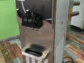 5 x Gelmatic 500 GR Frozen Yoghurt Machines - $7000 each. SAVE $9000!!! - picture0' - Click to enlarge