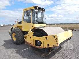 BOMAG BW211D-4 Vibratory Roller - picture2' - Click to enlarge