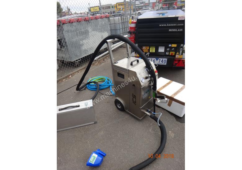 caption Dry Ice Machine