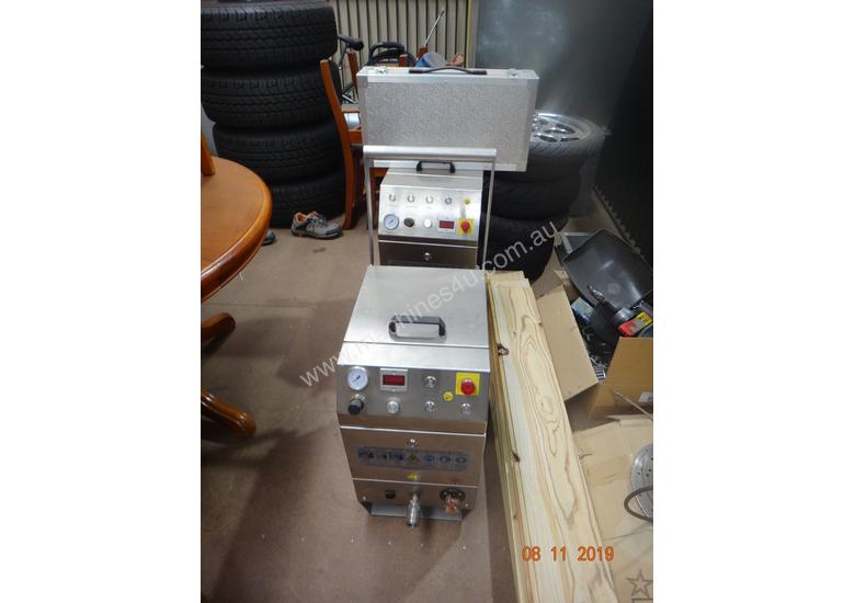 caption Dry Ice Machine