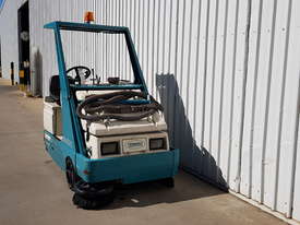 LPG Tennant Sweeper - picture0' - Click to enlarge