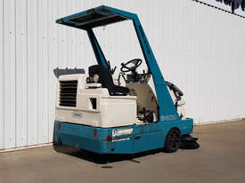 LPG Tennant Sweeper - picture1' - Click to enlarge