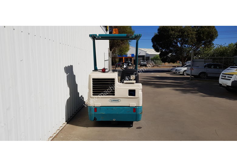 caption LPG Tennant Sweeper