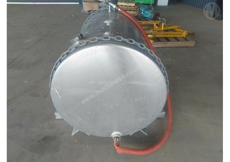 Used Hilton Hilton HM28549105AR Fuel Tanks in , Listed on Machines4u