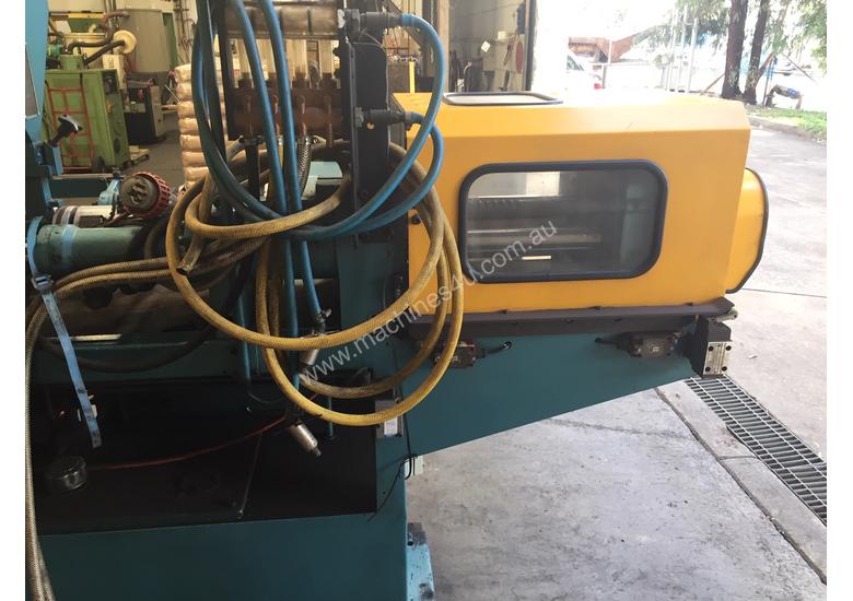 caption BOY Moulding Machine