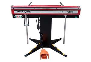 MAGNABEND Model: 1250mm x 1.6 Electro magnetic Sheet Metal Folding Machine. 4 Blades Included
