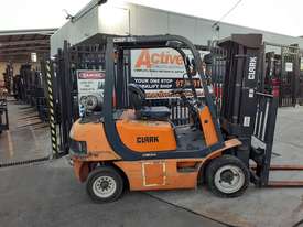 CLARK FORKLIFT 2.5 TON 4300MM LIFT CONTAINER MAST CLEARANCE SALE - picture0' - Click to enlarge