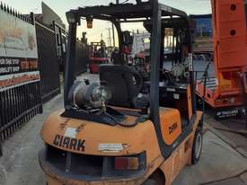 CLARK FORKLIFT 2.5 TON 4300MM LIFT CONTAINER MAST CLEARANCE SALE - picture1' - Click to enlarge