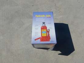 Power Tec 8 TON Hydraulic Jack, 8 Ton Capacity - picture1' - Click to enlarge