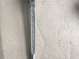 King Dick Scaffold Podger Ratchet SpannerSocket Wrench 19mm x 24mm Riggers Tools RRP1924 - picture2' - Click to enlarge