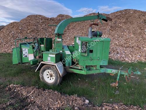 Wood Chipper Second hand, Bandit. very little use.