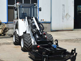 Mini Articulated Telescopic Loader 1500Kg Lift - picture0' - Click to enlarge