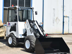 Mini Articulated Telescopic Loader 1500Kg Lift - picture0' - Click to enlarge