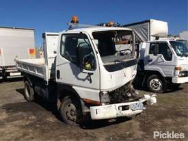 2004 Mitsubishi Canter - picture0' - Click to enlarge