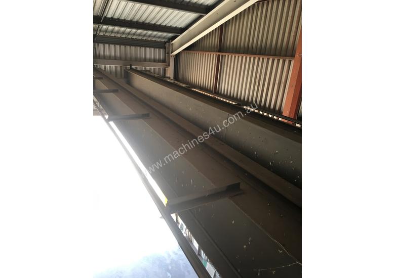 caption over head gantry crane