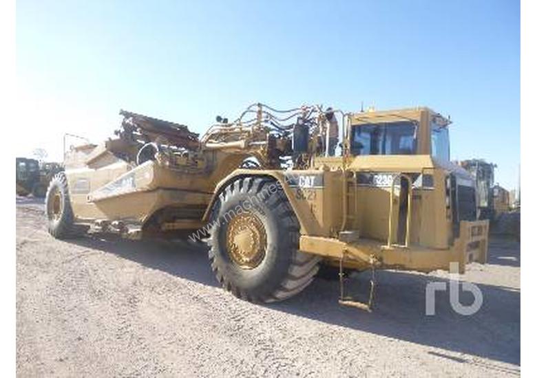 caption CATERPILLAR 623G Motor Scraper