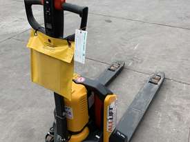 Brand new Liugong lithium battery, 2T electric pallet jack - picture2' - Click to enlarge