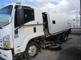 Isuzu FRR600 - picture1' - Click to enlarge