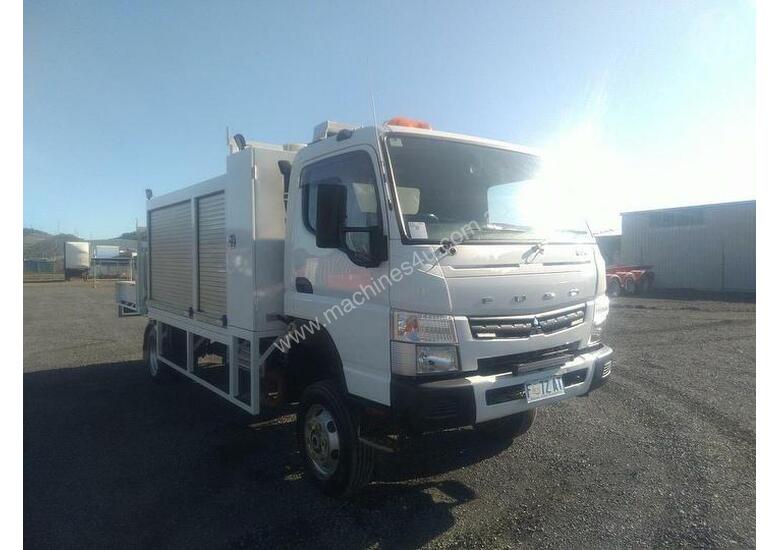 caption Mitsubishi Fuso Canter 7/800