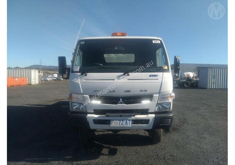 caption Mitsubishi Fuso Canter 7/800
