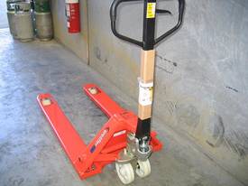 Hydraulic Hand Pallet Truck ' 2.5t capacity' - picture2' - Click to enlarge