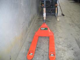 Hydraulic Hand Pallet Truck ' 2.5t capacity' - picture0' - Click to enlarge