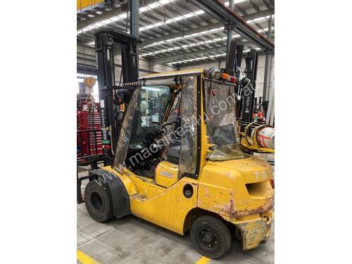 Toyota 8FG25 forklift in fair condition