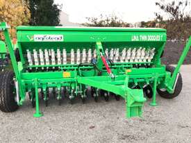 2018 AGROLEAD LINA 3000/23 - picture2' - Click to enlarge
