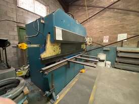 EPIC NC Hydraulic Press Brake - picture0' - Click to enlarge