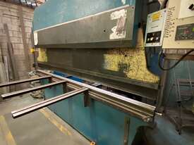 EPIC NC Hydraulic Press Brake - picture2' - Click to enlarge