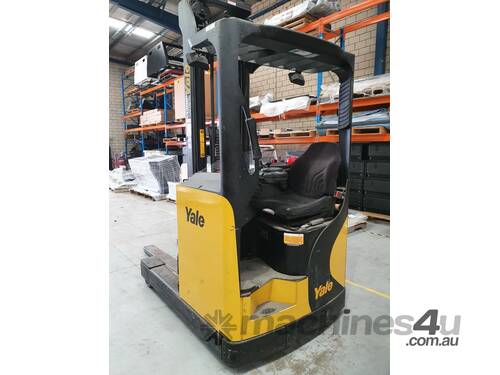 Yale Reach truck forklift