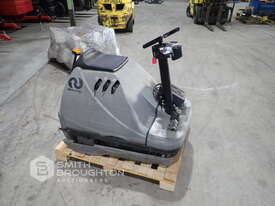 SURESWEEP STR1000 RIDE ON FLOOR SWEEPER - picture1' - Click to enlarge