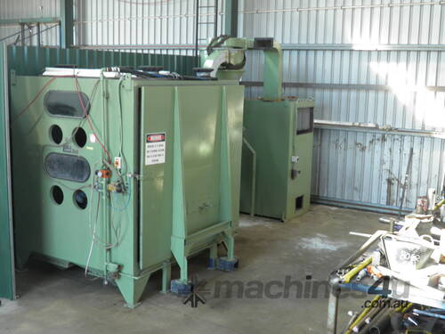 SEMI AUTOMATIC SAND BLASTING CABINET 