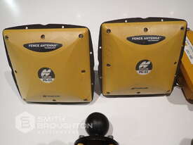 TOPCON MC-I4 GPS SYSTEM - picture2' - Click to enlarge