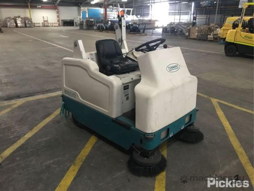 Used tennant 6200 Ride On Sweeper in , Listed on Machines4u