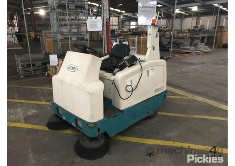 Used tennant 6200 Ride On Sweeper in , Listed on Machines4u