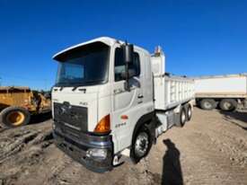 HINO 700 FS2844 TIPPER TRUCK - picture0' - Click to enlarge