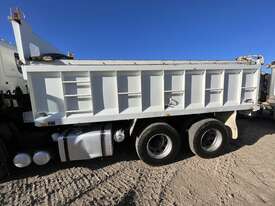 HINO 700 FS2844 TIPPER TRUCK - picture1' - Click to enlarge