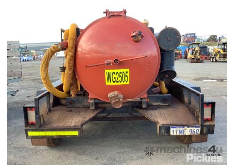 Buy Used ditch witch 2005 Ditch Witch Vacuum Trailers in , Listed on
