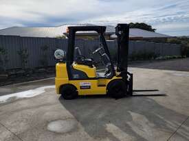 Hyundai Forklift 1.8T Container Mast  - picture0' - Click to enlarge