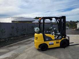 Hyundai Forklift 1.8T Container Mast  - picture1' - Click to enlarge