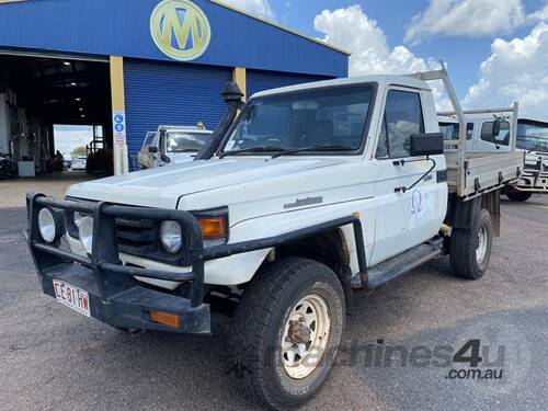 Buy Used Toyota Toyota Landcruiser 76 78 79 Series Road Maintenance ...