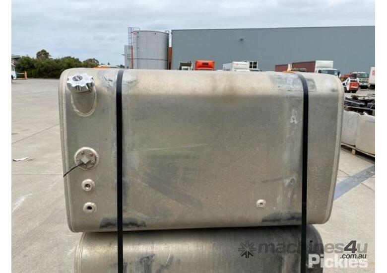 Used Hilton MFG Pty Ltd Truck Fuel Tank Lot Of 2 Unknown Capacity