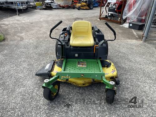 John Deere Z525e 48