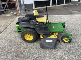 John Deere Z525e 48